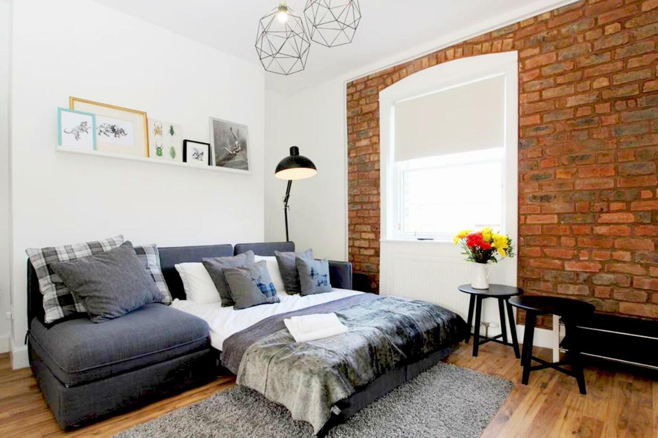 Stylish Flat In 1860'S Listed Building — Photos 2