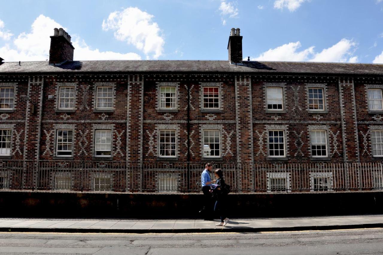 Stylish Flat In 1860'S Listed Building — Photos 1